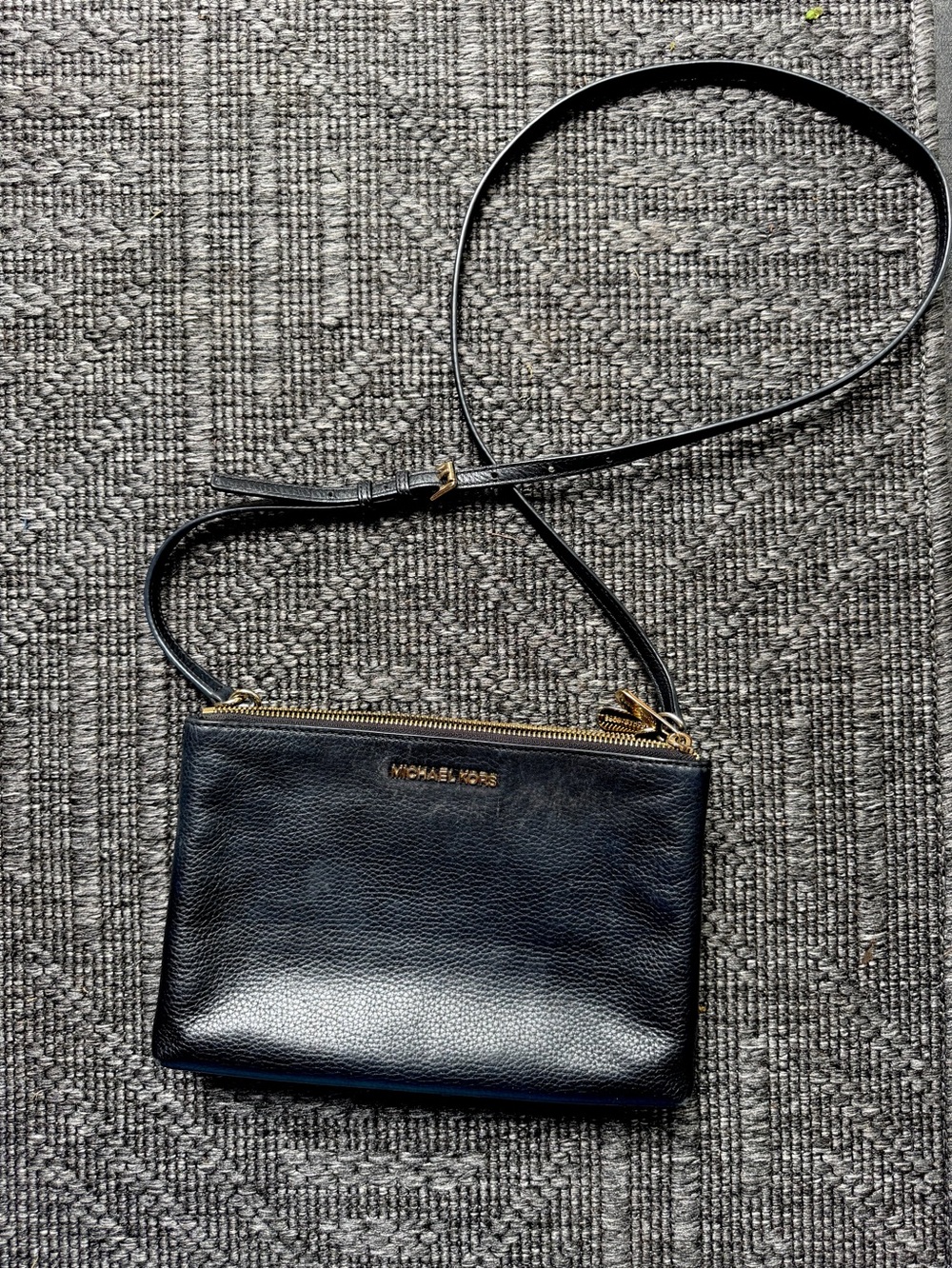 MICHAEL KORS Black Pebbled Leather Crossbody with Gold Hardware - Picture 2 of 7